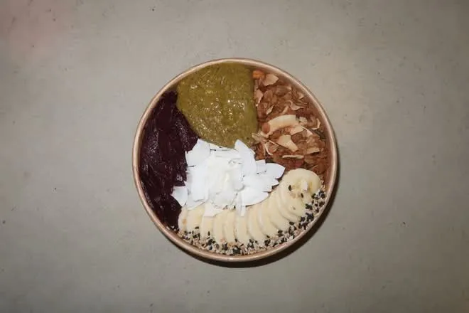 Açaí bowl Pistacia, visto desde arriba